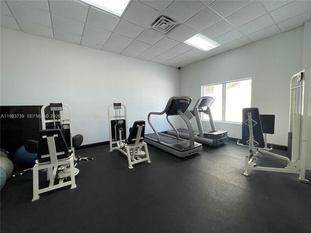 3725 S Ocean Dr 911, Hollywood, FL 33019