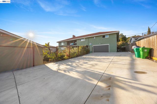 2245 Sol St, Castro Valley, CA 94578