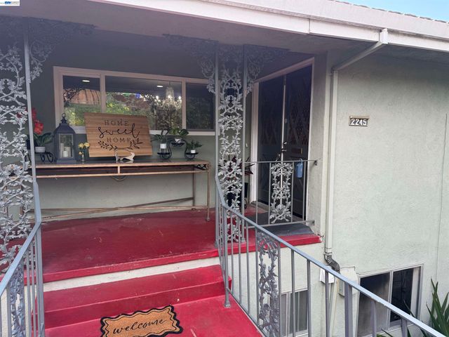 2245 Sol St, Castro Valley, CA 94578
