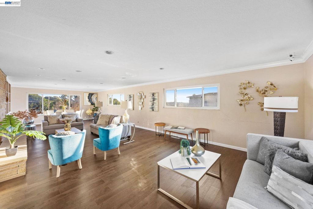 2245 Sol St, Castro Valley, CA 94578