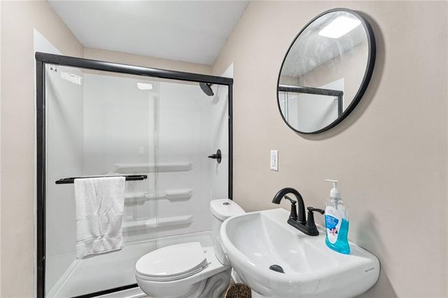 11013 East Ridge Court, Peculiar, MO 64078