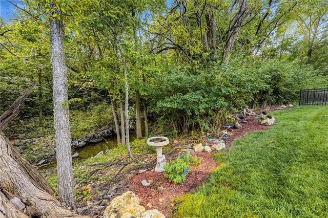 11013 East Ridge Court, Peculiar, MO 64078