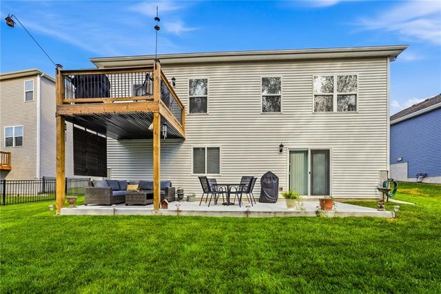 11013 East Ridge Court, Peculiar, MO 64078