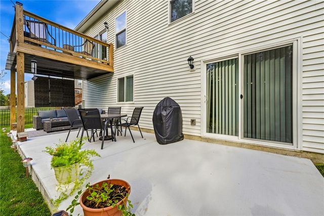 11013 East Ridge Court, Peculiar, MO 64078