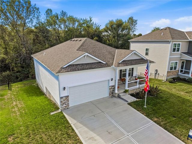 11013 East Ridge Court, Peculiar, MO 64078