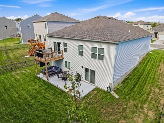 11013 East Ridge Court, Peculiar, MO 64078