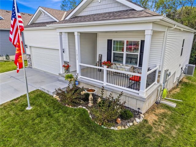 11013 East Ridge Court, Peculiar, MO 64078