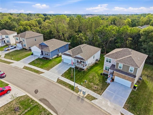 11013 East Ridge Court, Peculiar, MO 64078