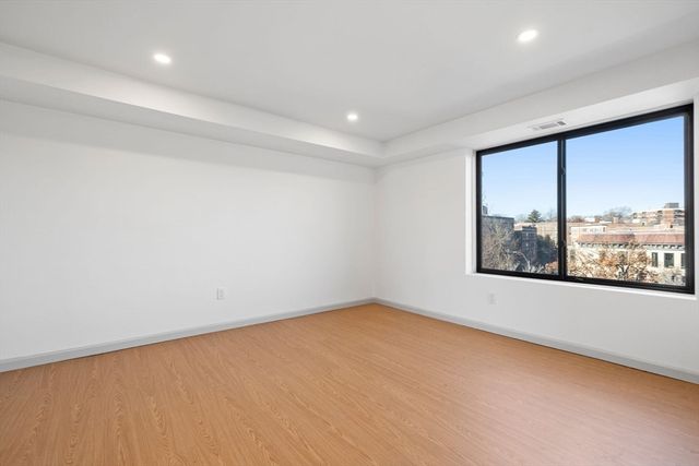 1243 Beacon 5, Brookline, MA 02446