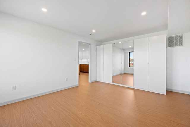 1243 Beacon 5, Brookline, MA 02446