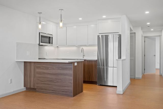 1243 Beacon 5, Brookline, MA 02446