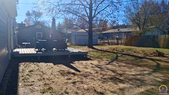 3337 SW Arrowhead RD, Topeka, KS 66614