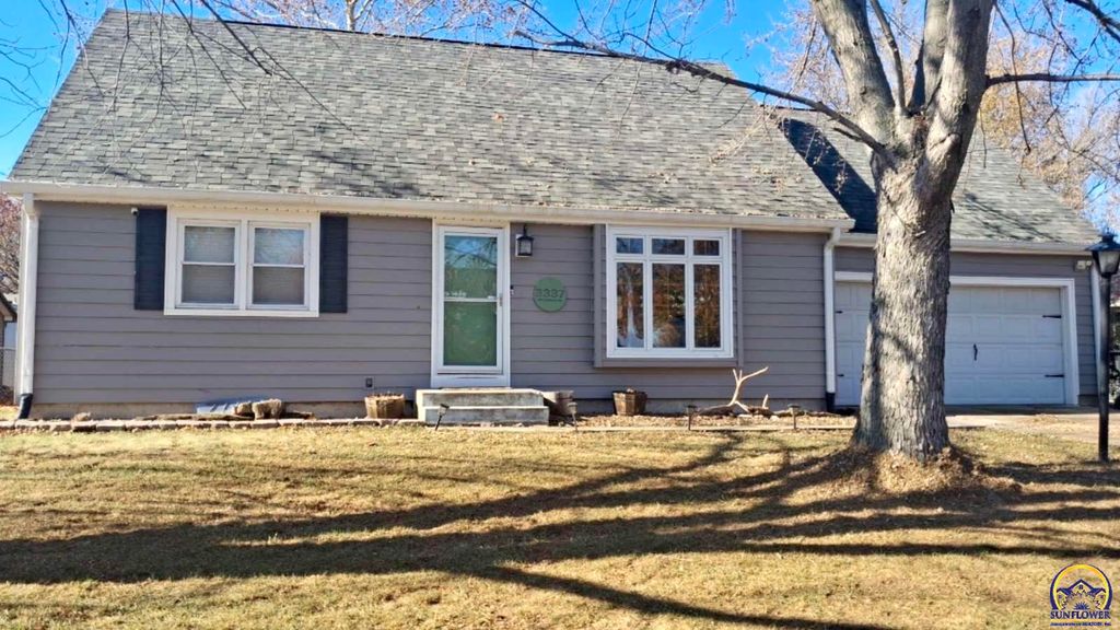 3337 SW Arrowhead RD, Topeka, KS 66614