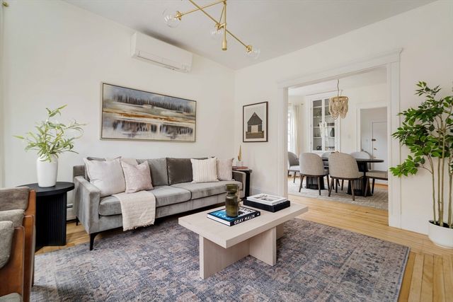 7 Farragut Ave 1, Somerville, MA 02144