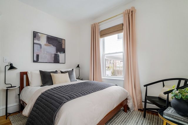 7 Farragut Ave 1, Somerville, MA 02144