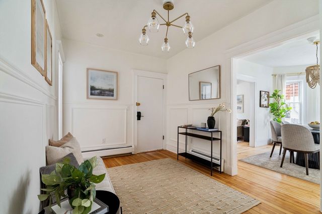 7 Farragut Ave 1, Somerville, MA 02144