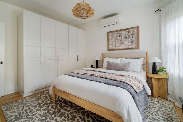 7 Farragut Ave 1, Somerville, MA 02144