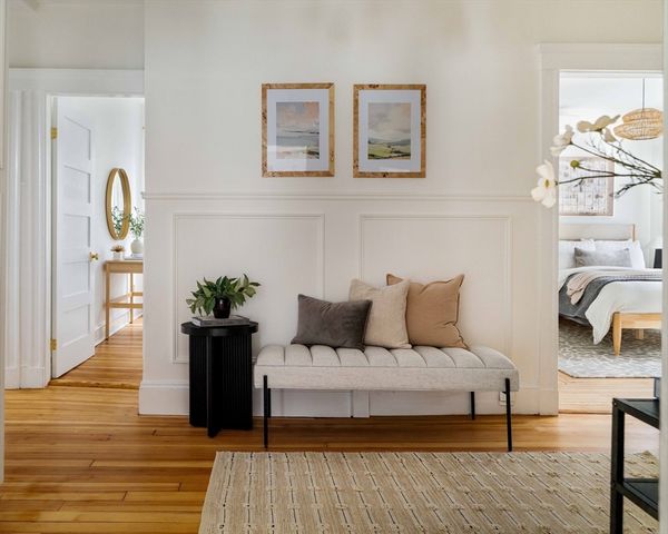 7 Farragut Ave 1, Somerville, MA 02144