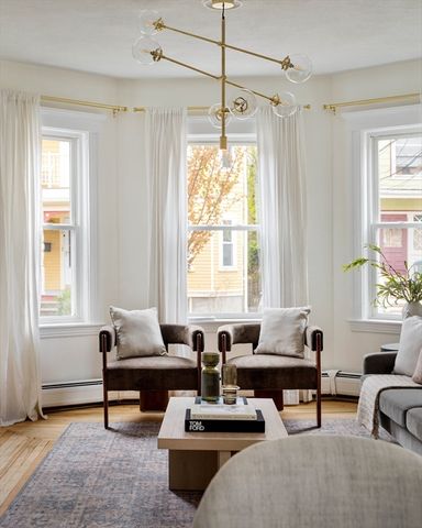 7 Farragut Ave 1, Somerville, MA 02144