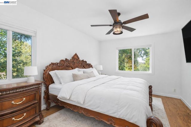 24849 2nd St, Hayward, CA 94541