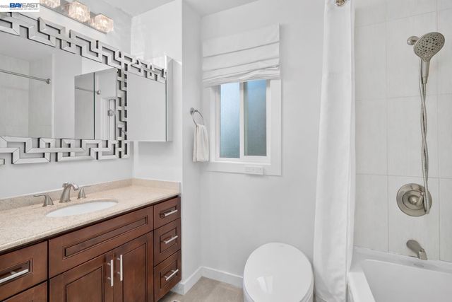 24849 2nd St, Hayward, CA 94541