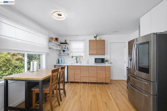 24849 2nd St, Hayward, CA 94541