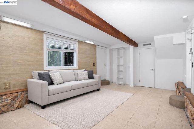 24849 2nd St, Hayward, CA 94541