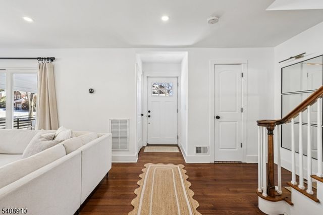 335 La Grande Ave, Fanwood Boro, NJ 07023