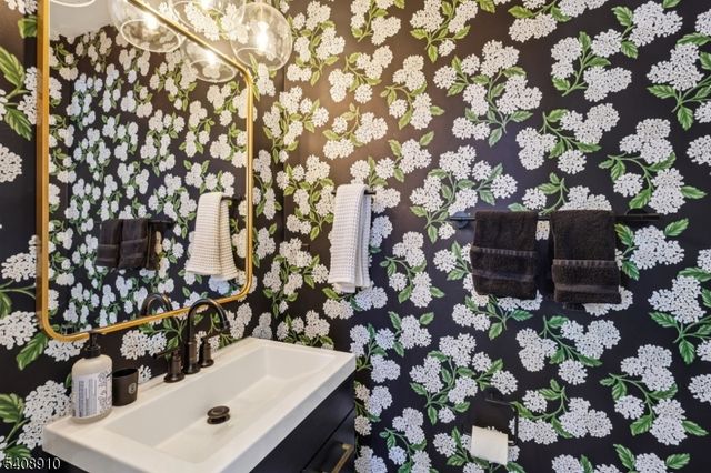 335 La Grande Ave, Fanwood Boro, NJ 07023