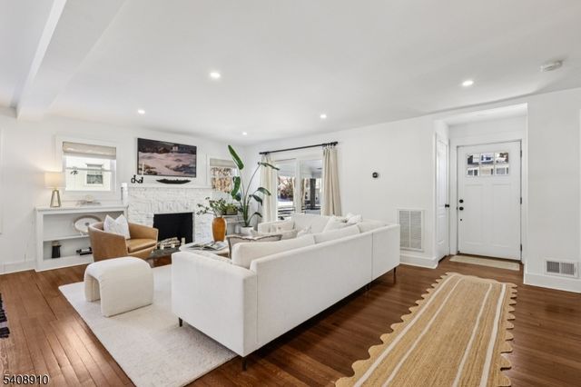 335 La Grande Ave, Fanwood Boro, NJ 07023