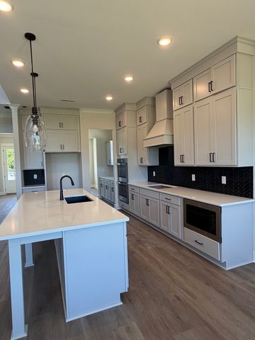 7324 Dutch River Circle, Fairview, TN 37062