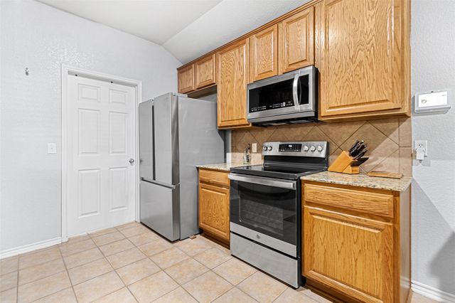 36 Golden Poppy LOOP, Belton, TX 76513
