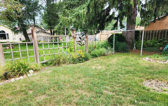 4330 W 8th Street, Goodview, MN 55987