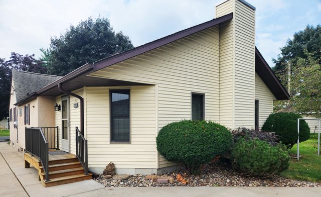 4330 W 8th Street, Goodview, MN 55987