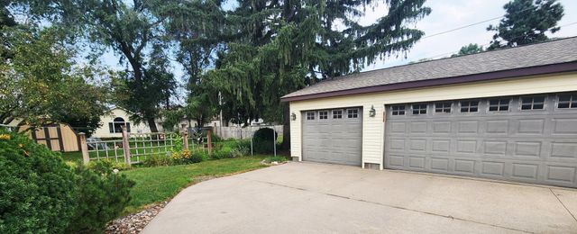 4330 W 8th Street, Goodview, MN 55987