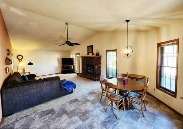 4330 W 8th Street, Goodview, MN 55987