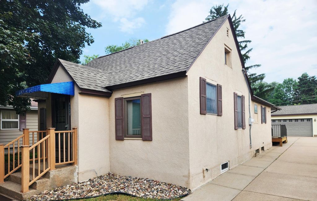 4330 W 8th Street, Goodview, MN 55987