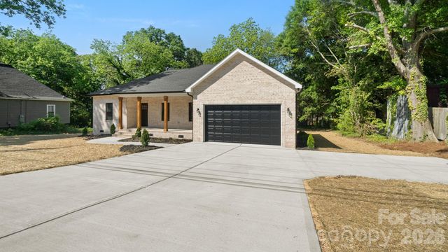511 North Flint Street, Lincolnton, NC 28107