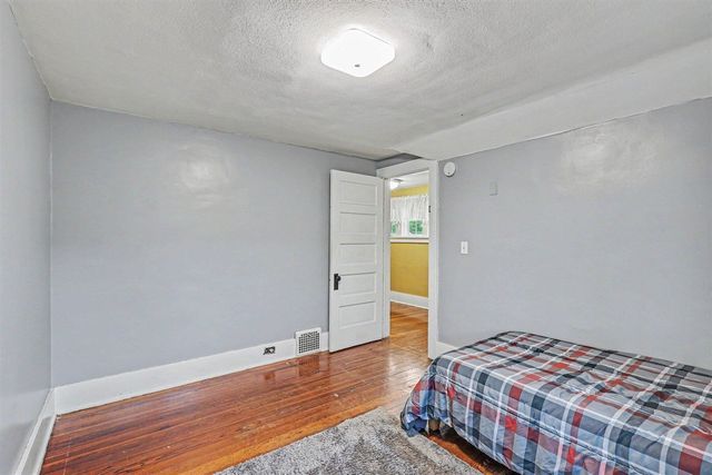 1130 Ireland Avenue, Muskegon, MI 49441
