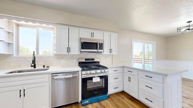 14304 Oakwood Place NE, Albuquerque, NM 87123