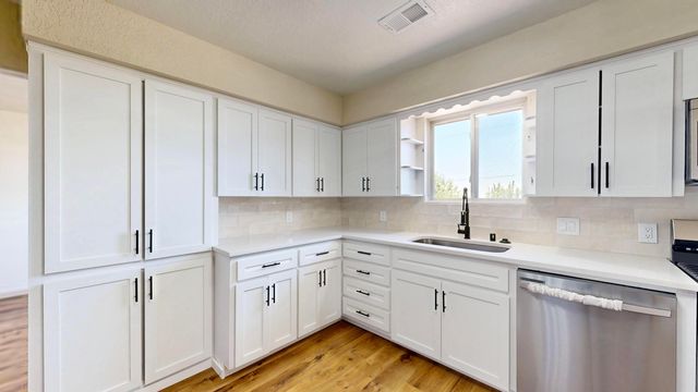 14304 Oakwood Place NE, Albuquerque, NM 87123