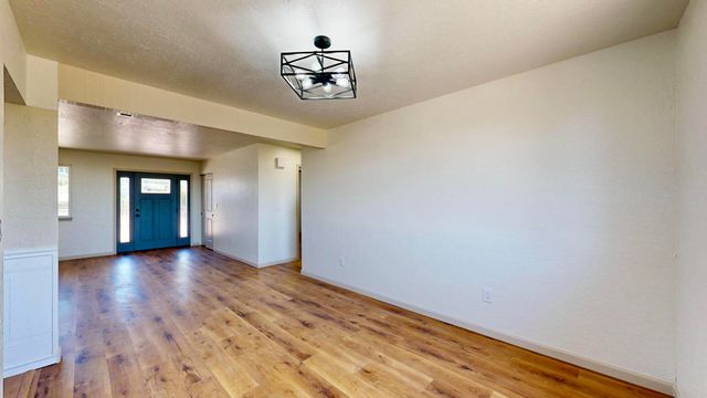 14304 Oakwood Place NE, Albuquerque, NM 87123