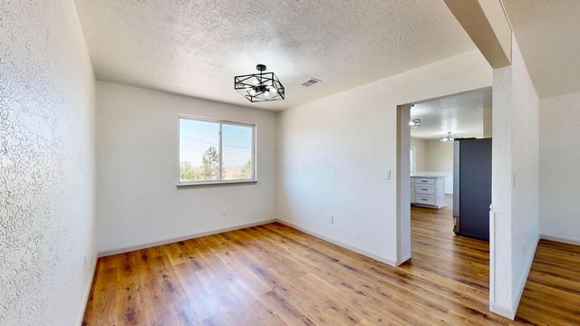 14304 Oakwood Place NE, Albuquerque, NM 87123