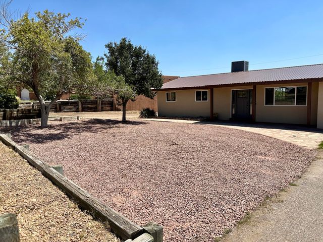 14304 Oakwood Place NE, Albuquerque, NM 87123