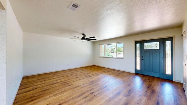 14304 Oakwood Place NE, Albuquerque, NM 87123