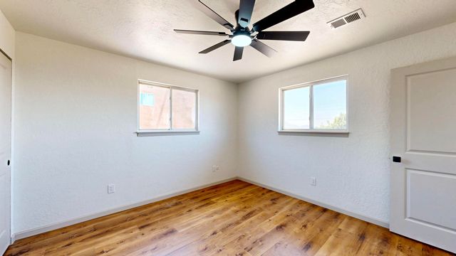 14304 Oakwood Place NE, Albuquerque, NM 87123