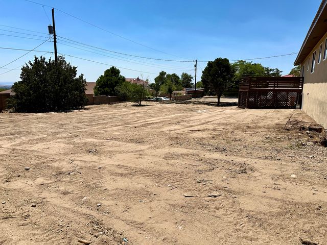14304 Oakwood Place NE, Albuquerque, NM 87123