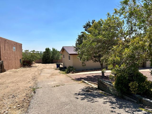 14304 Oakwood Place NE, Albuquerque, NM 87123