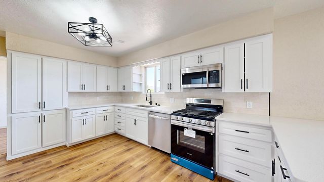 14304 Oakwood Place NE, Albuquerque, NM 87123