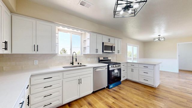 14304 Oakwood Place NE, Albuquerque, NM 87123